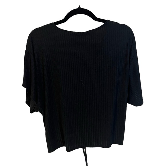 A Streetwear Society black crop top in size medium - Picture 5 of 6